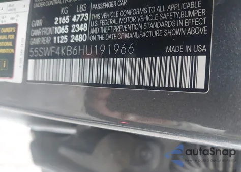 2017 Mercedes-Benz C 300 4Matic z USA, uszkodzony, nr VIN 55SWF4KB6HU191966